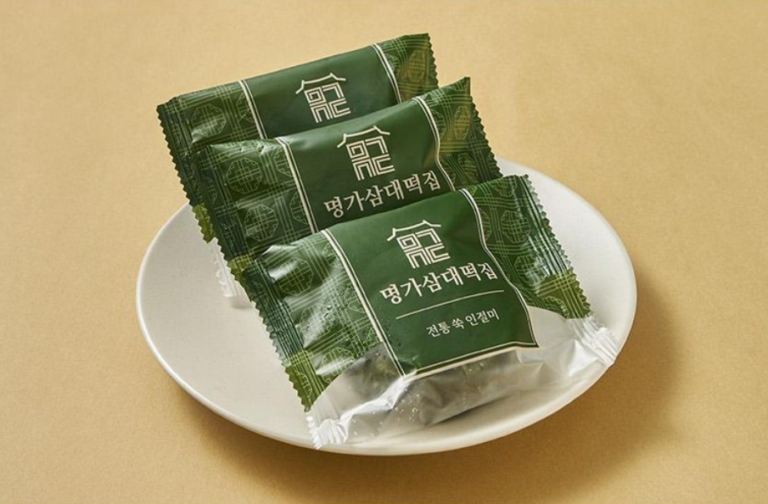 쑥향 가득 든든한 한 끼 명가삼대떡집 쑥인절미 콩가루떡 1kg 추석 한가위 선물